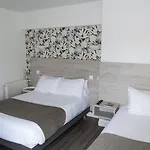 Hotel Cit'hotel Logis Le Chene 3*