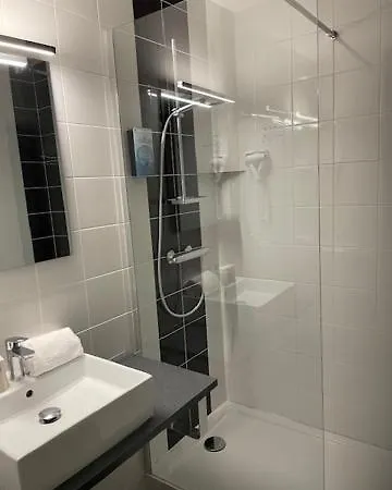 Hotel Cit'hotel Le Chene 3*