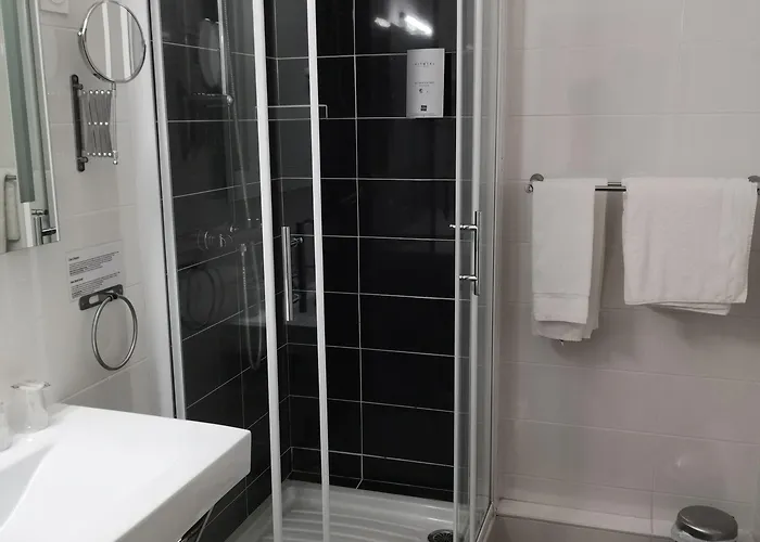 Cit'Hotel Logis Le Chene Vert