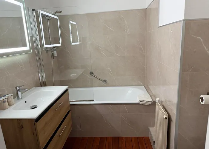 Cit'Hotel Logis Le Chene Vert