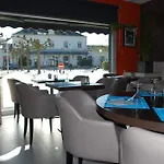 Ξενοδοχείο Cit'hotel Logis Le Chene 3*
