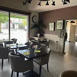 호텔 Cit'hotel Logis Le Chene