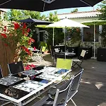 Ξενοδοχείο Cit'hotel Logis Le Chene