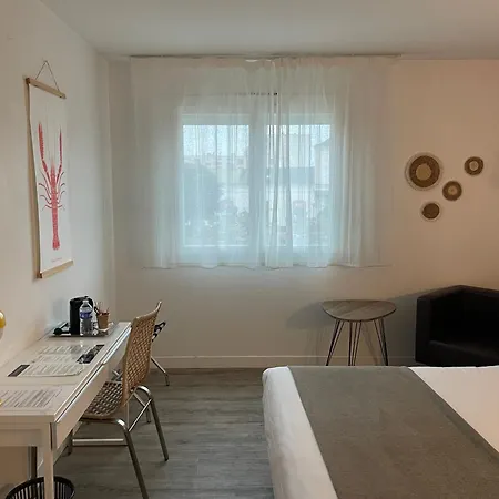 Ξενοδοχείο Cit'hotel Le Chene 3*