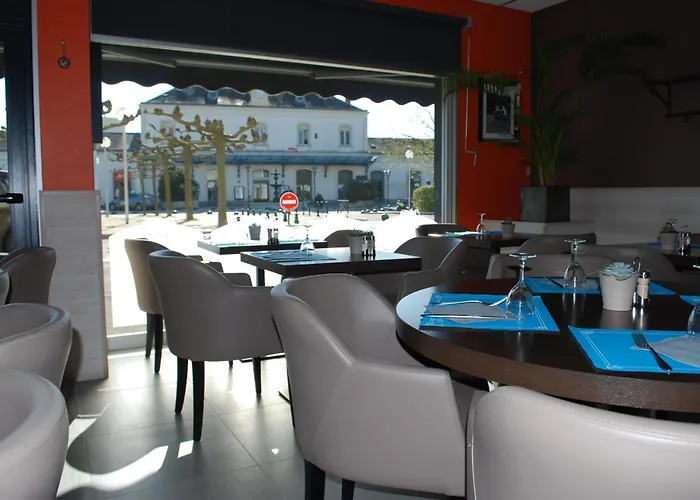 Отель Cit'hotel Le Chene 3*