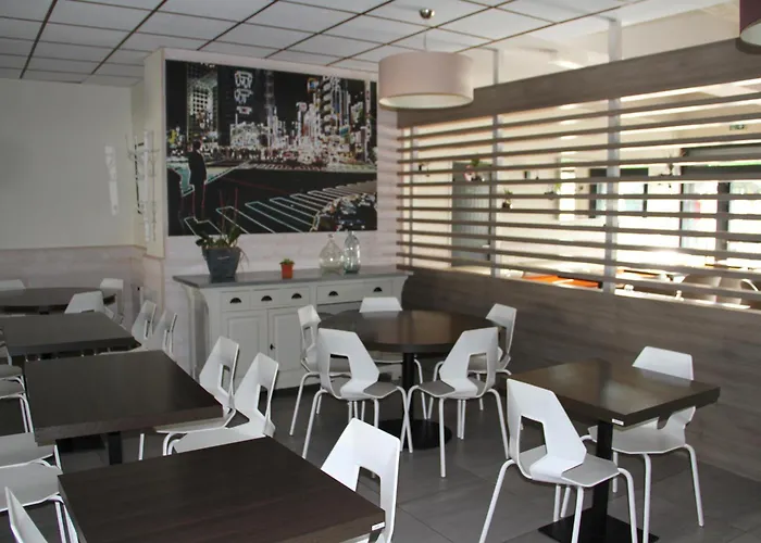 Hotel Cit'Hotel Logis Le Chene Vert