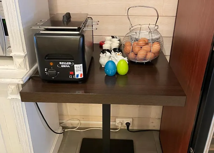 Отель Cit'hotel Le Chene