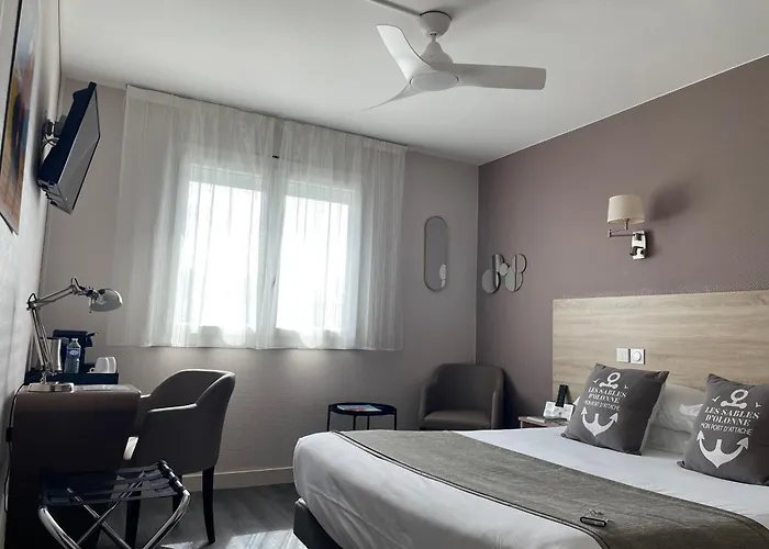 Cit'hotel Le Chene Отель 3*