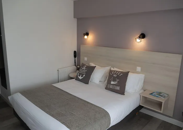 Cit'hotel Le Chene Отель